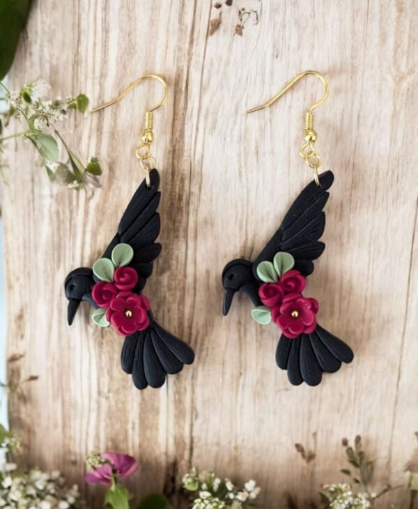 Boucles d'oreilles oiseaux noirs et fleurs rouge
