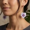 1777814234270~2 Boucles d'oreilles Capucines blanches et parme