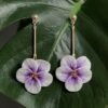 Boucles d'oreilles Capucines blanches et parme